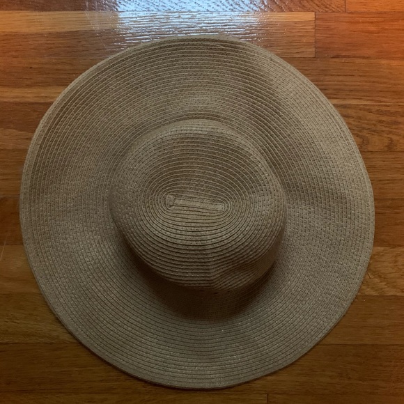 Urban Outfitters Accessories - Urban Outfitters Sun Hat